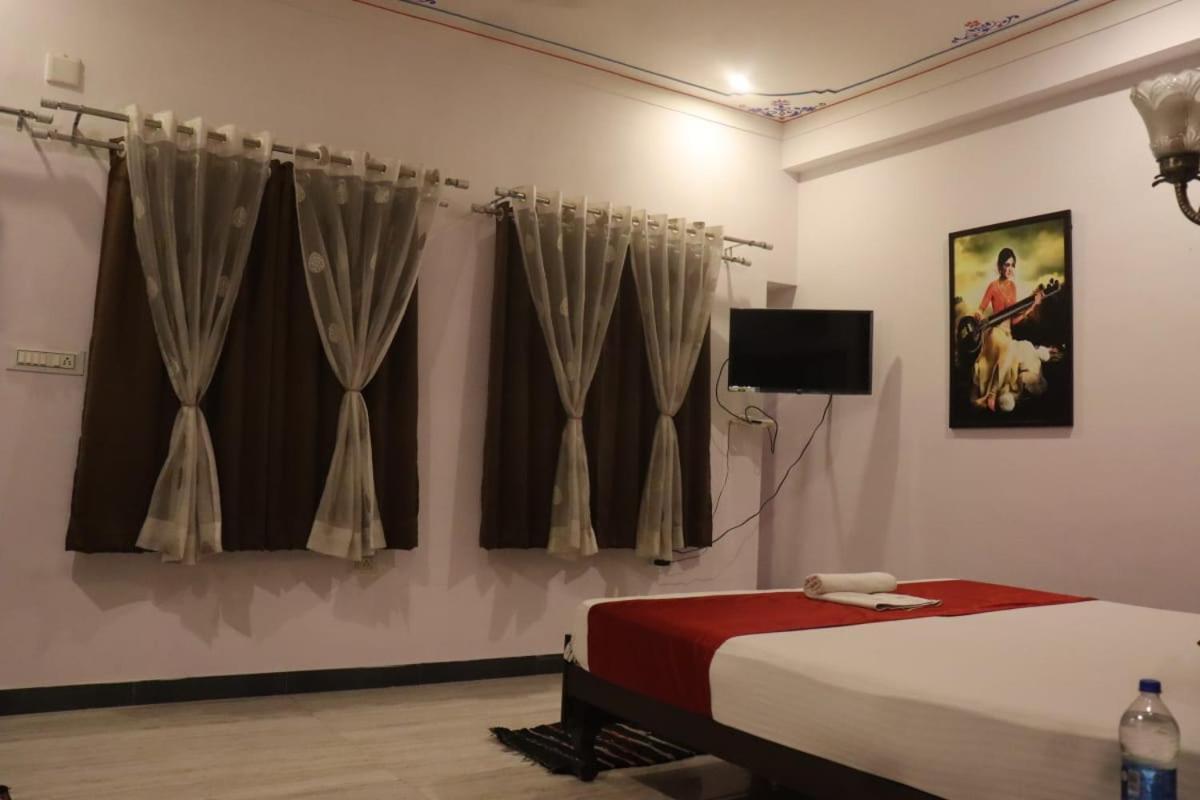 Hotel Shiv Palace Udaipur Exteriör bild