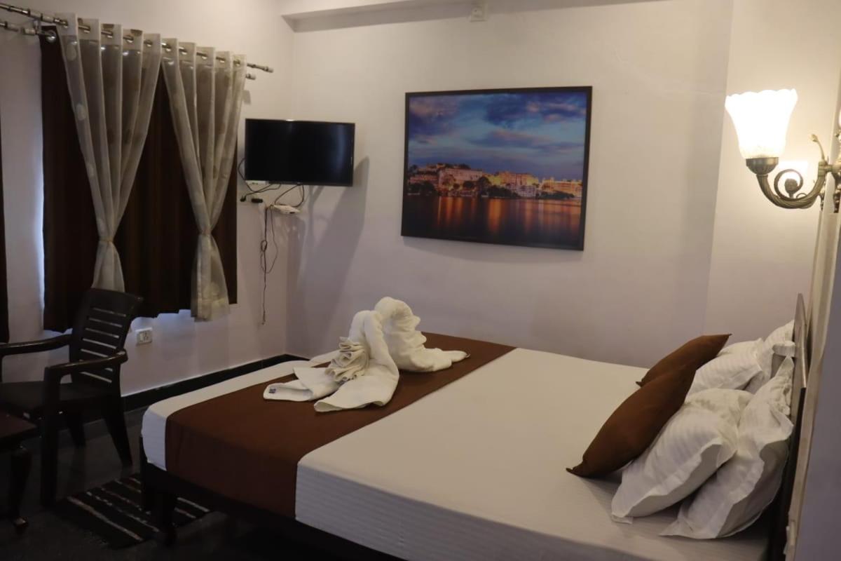 Hotel Shiv Palace Udaipur Exteriör bild