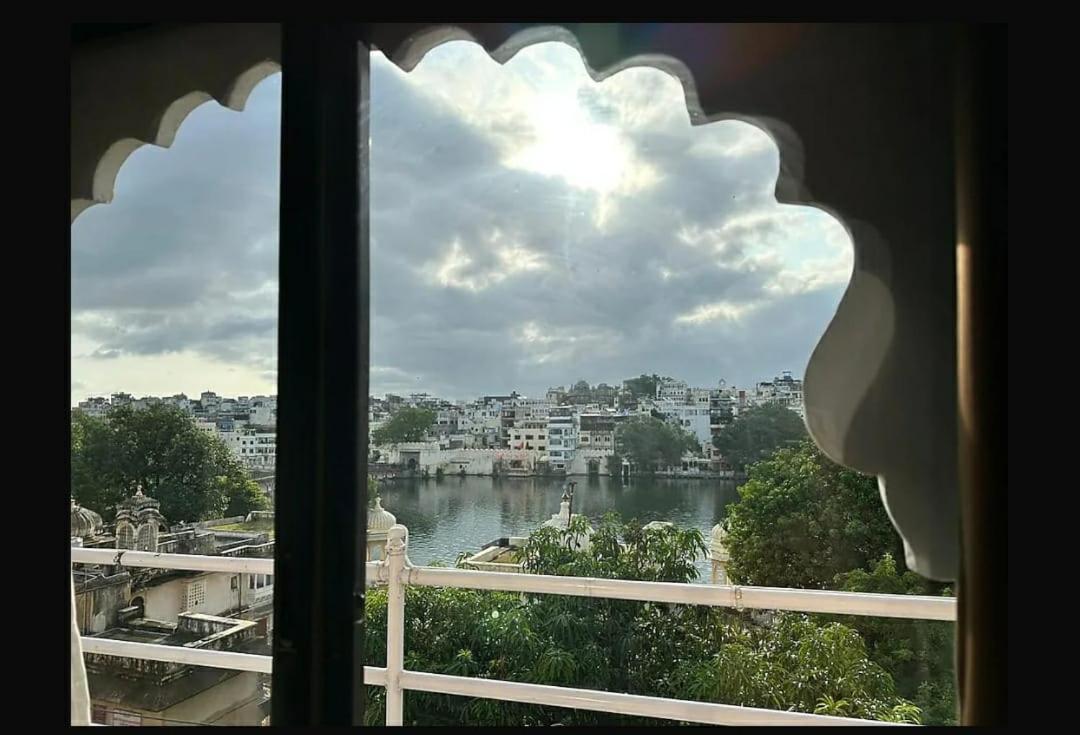 Hotel Shiv Palace Udaipur Exteriör bild