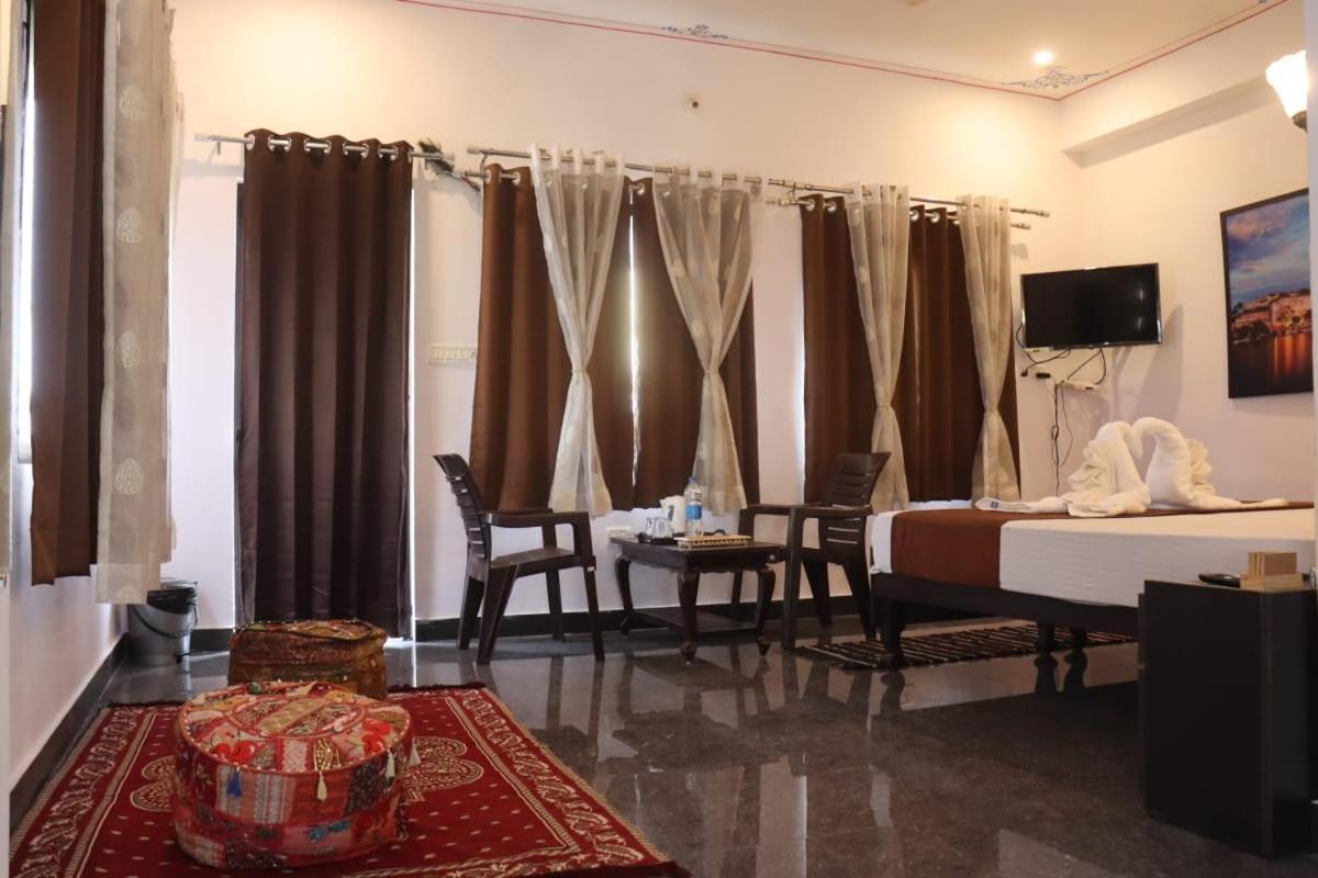 Hotel Shiv Palace Udaipur Exteriör bild