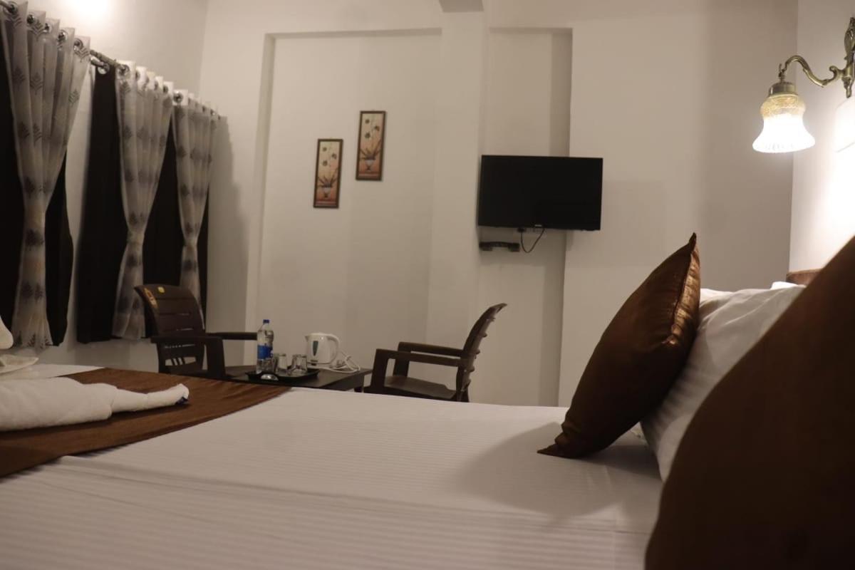 Hotel Shiv Palace Udaipur Exteriör bild